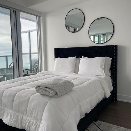 1 Bedroom Waterfront Condo Toronto Exterior photo